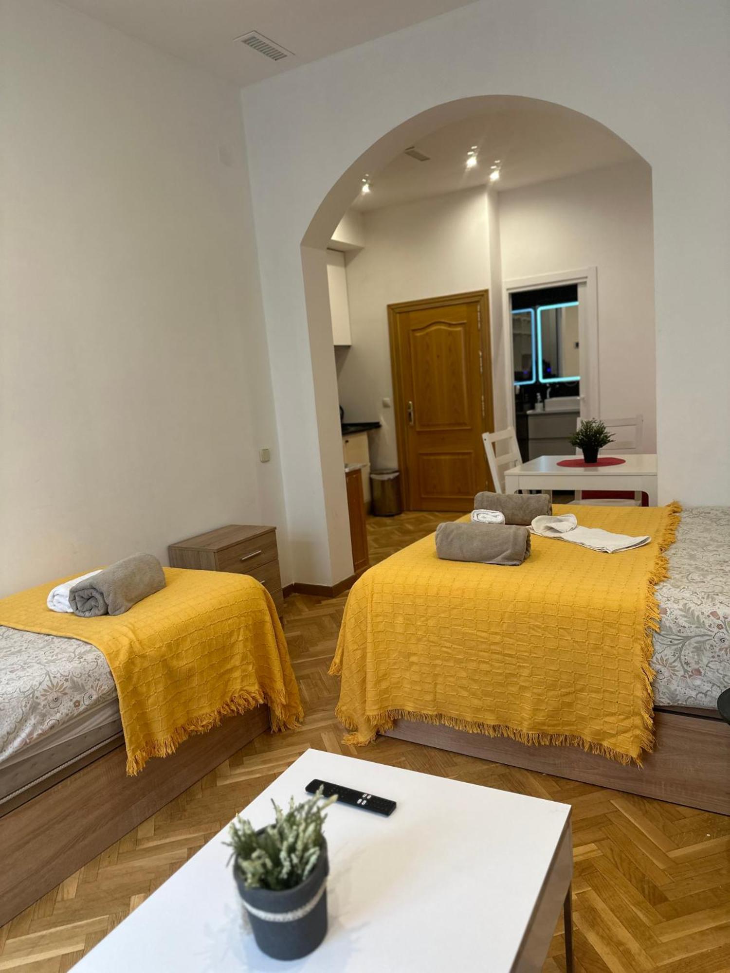 Piso Centro Madrid Infantasアパートメント エクステリア 写真
